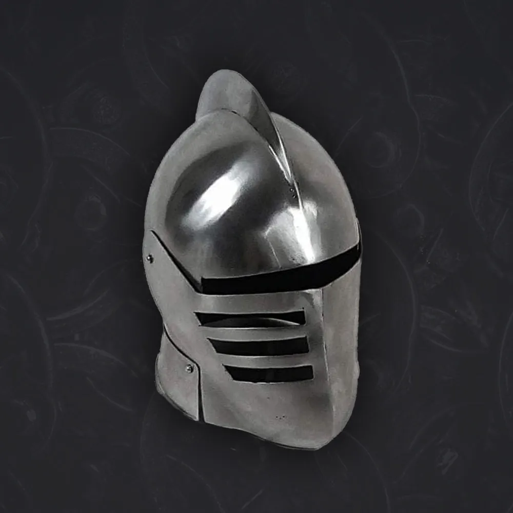 Closed helmet with visor slits